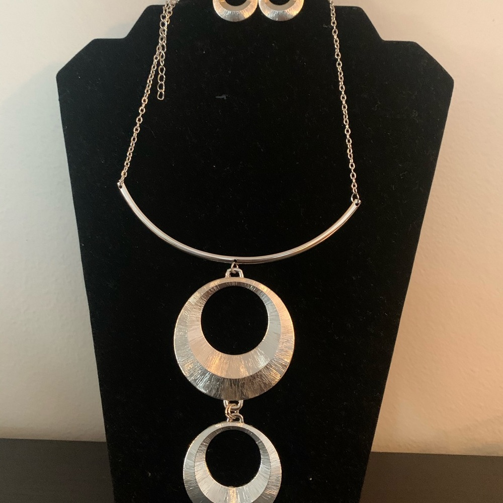 Circle necklace